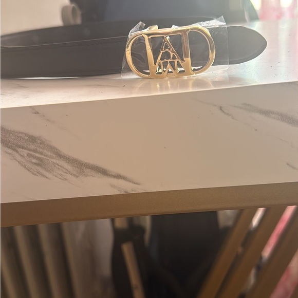 Women’s MCM Mode Travia Sliding Buckle Reversible Belt In Embossed Leather. New - Picture 3 of 4